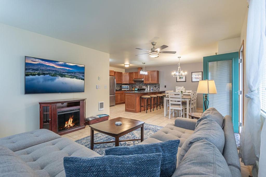 Walk To Downtown Leavenworth * Sleeps 6 + Pets * Ground Level Gem! Lägenhet Exteriör bild