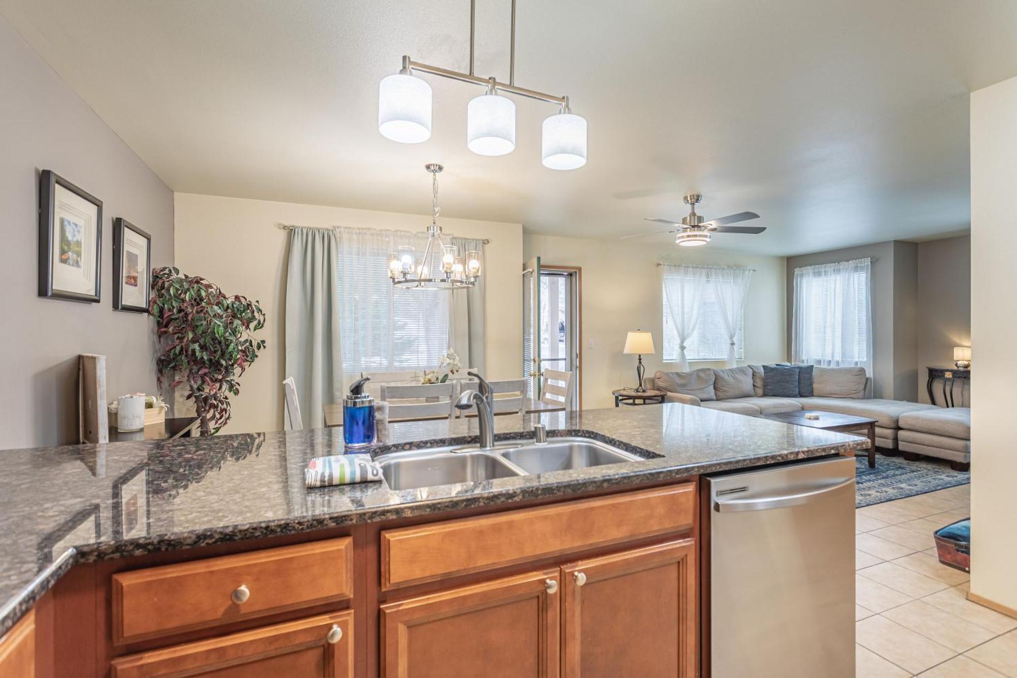 Walk To Downtown Leavenworth * Sleeps 6 + Pets * Ground Level Gem! Lägenhet Exteriör bild